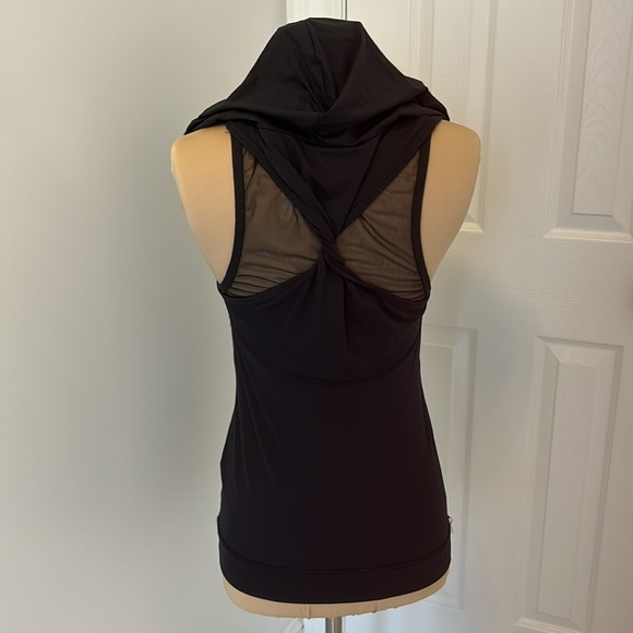 Alala Twisted Back Hooded Tank Black - Picture 3 of 9